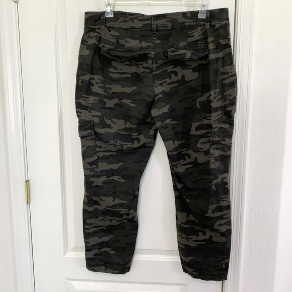 Sanctuary Camo Road Trip Cargo Pants Straight Leg Crop Green Size XXL Worn Once - Picture 5 of 8